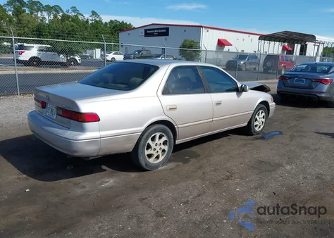 1999 Toyota Camry Le V6 z USA, uszkodzony, nr VIN 4T1BF28K9XU076498